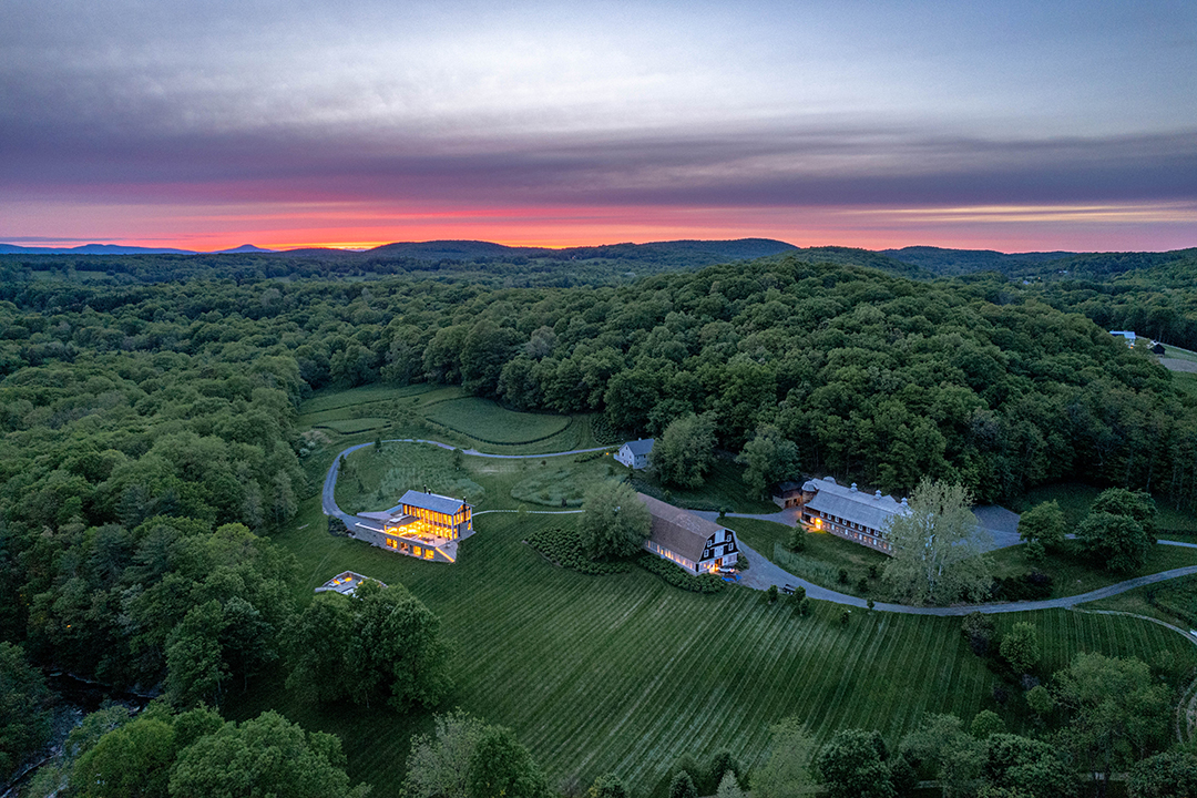 Heiress Beverly Kerzners Hudson Valley Paradise Hits The Market For 25m 461 Silvernails Road Pine Plains Ny 121