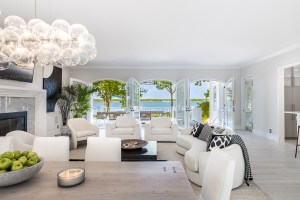 Actress Drea De Matteos Former Family Summer Home In East Hampton Hits The Market 26threemileharbordr Easthampton Dining Room Credit Lena Yaremenko