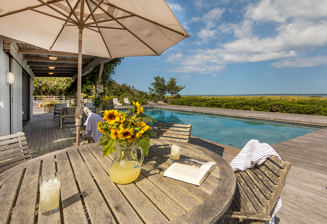 Diane Sawyer Asks 24m For Her 20 Acre Marthas Vineyard Compound O