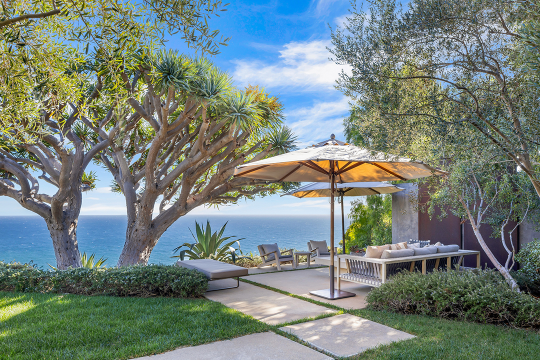 Hollywood Power Couple Puts Malibu Retreat On The Market For Over 18m 22575 Carbon Mesa 056