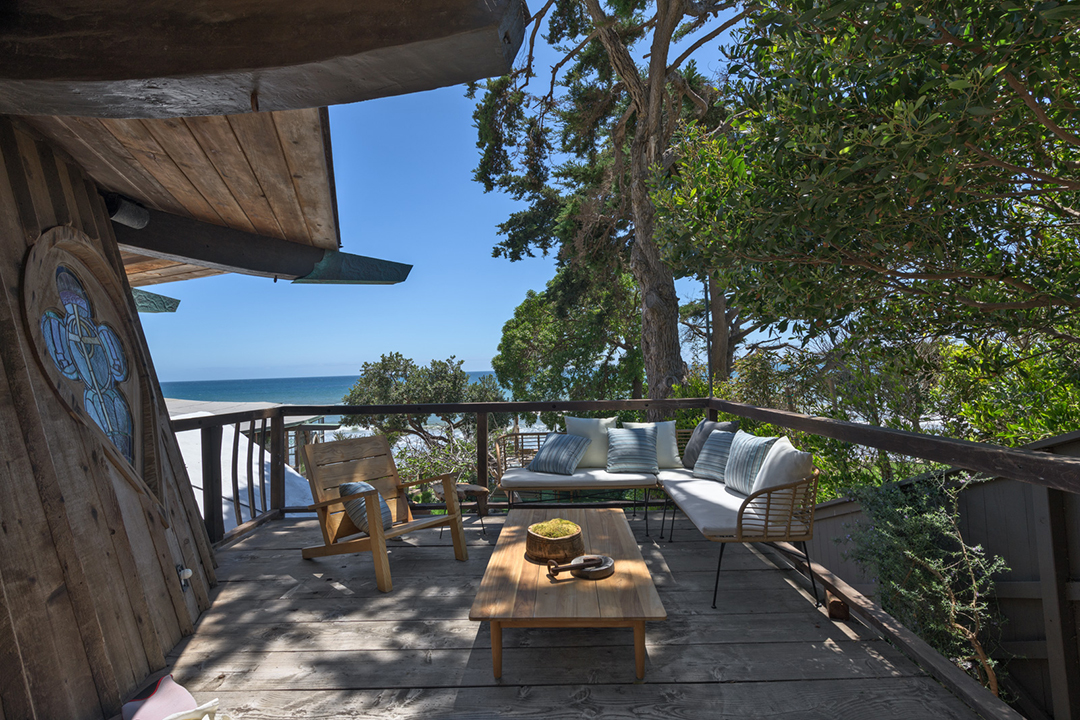 Late Architect Harry Gesners Own Malibu Home Named Sandcastle Wants 22 5m S