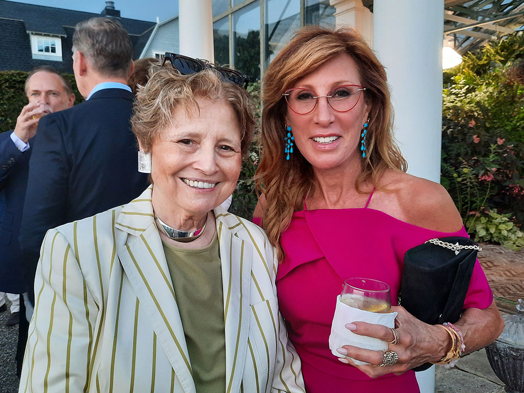 40 Nw York Philharmonic President Deborah Borda And Wendy Rothman