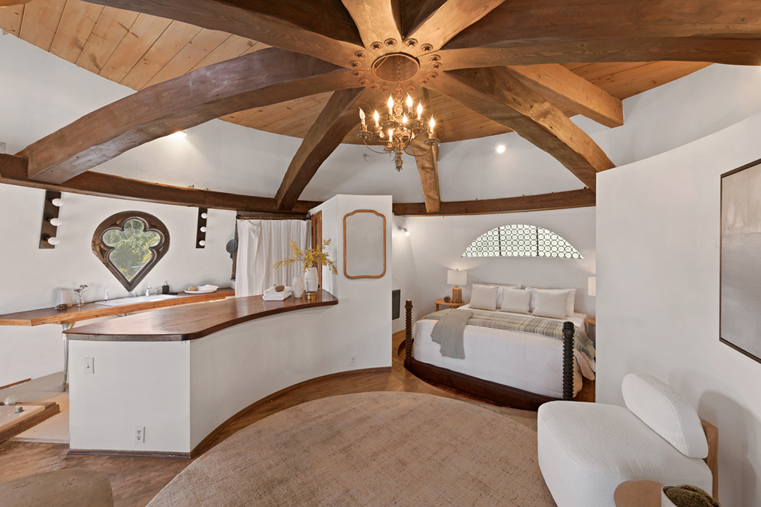 Late Architect Harry Gesners Own Malibu Home Named Sandcastle Wants 22 5m L