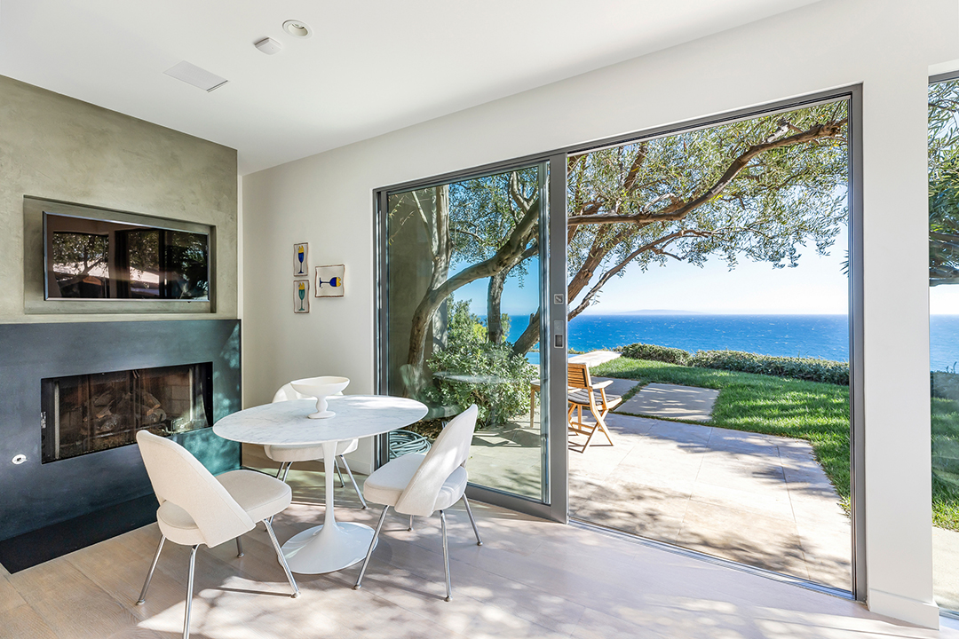 Hollywood Power Couple Puts Malibu Retreat On The Market For Over 18m 22575 Carbon Mesa 025