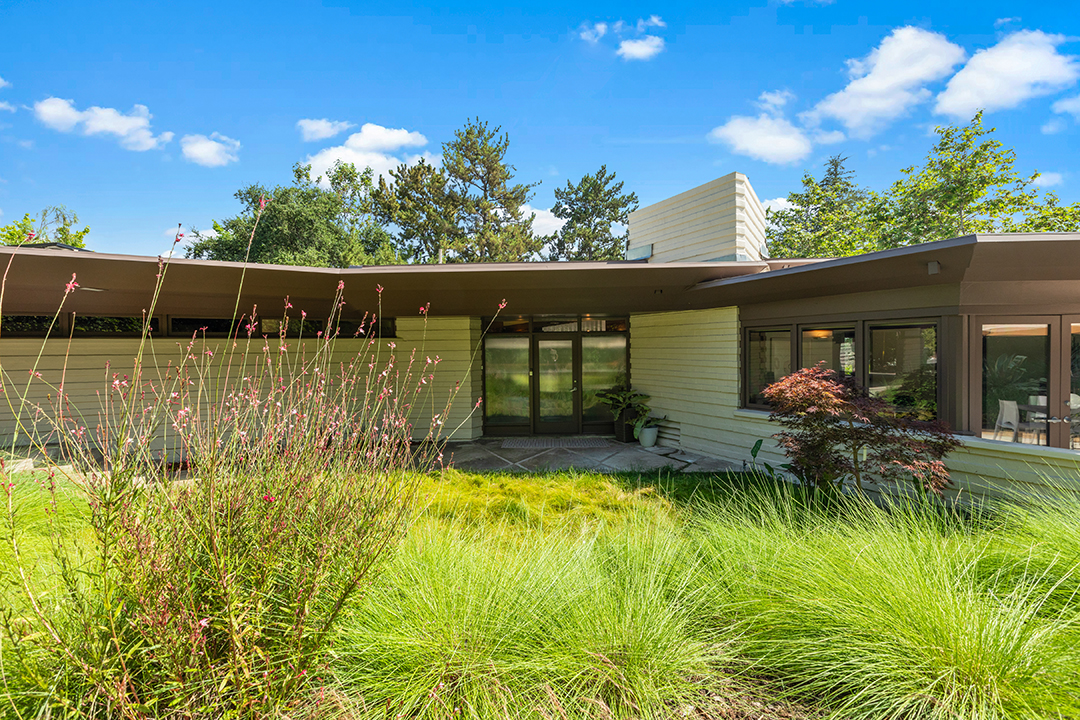 Son Of Frank Lloyd Wright Designed This California Haven Now Asking 3m A