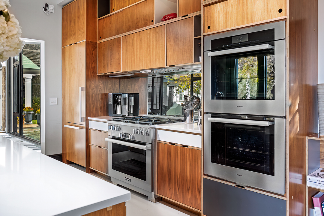 Unique Ct Estate With A Revamped Circa 1792 Colonial And A Sleek Barn House Lists For 9 5m L