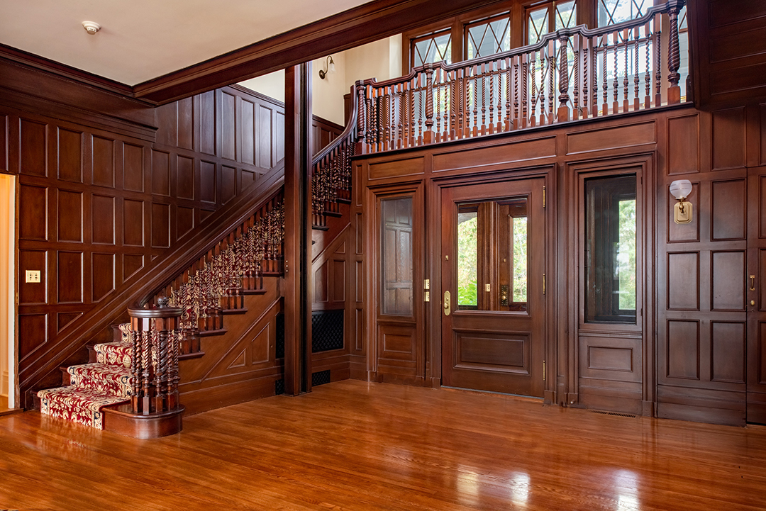 Copper Beech Farm Just Sold For 139m Connecticuts Most Expensive Residential Sale Ever 499 Indian Field Foyer Stairs