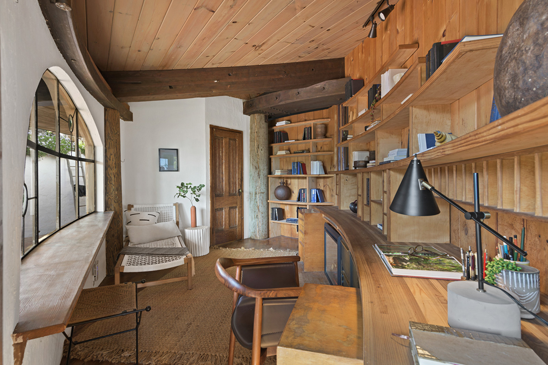 Late Architect Harry Gesners Own Malibu Home Named Sandcastle Wants 22 5m I