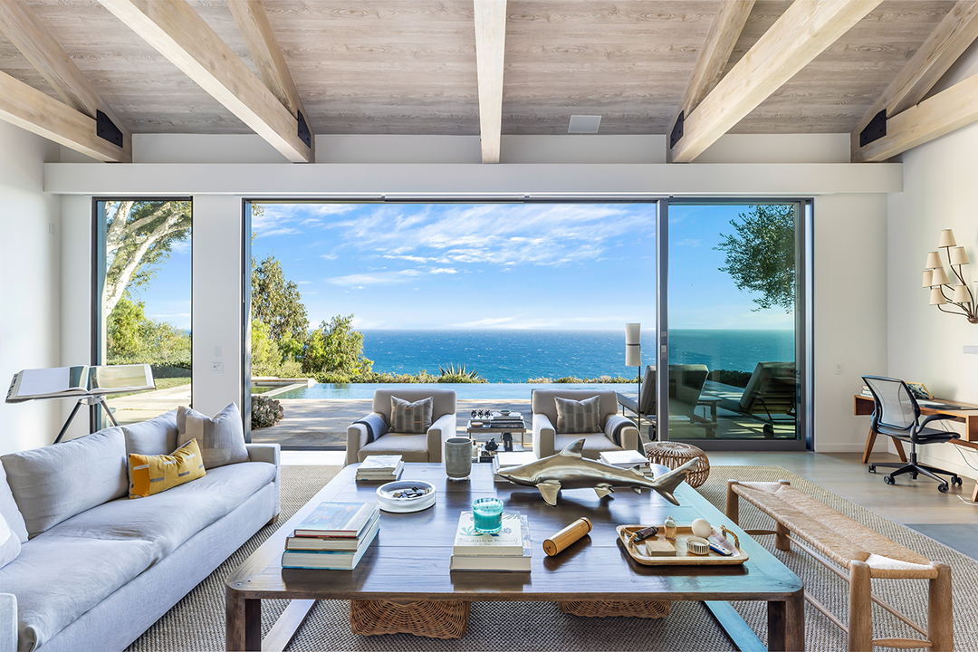 Hollywood Power Couple Puts Malibu Retreat On The Market For Over 18m 22575 Carbon Mesa 015