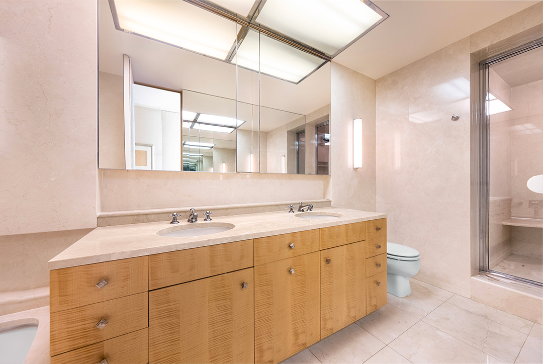 Dressed To Impress Kleinfeld Bridal Founders Longtime Nyc Co Op Asks 7m 880 Fifth Ave 20a Bath1