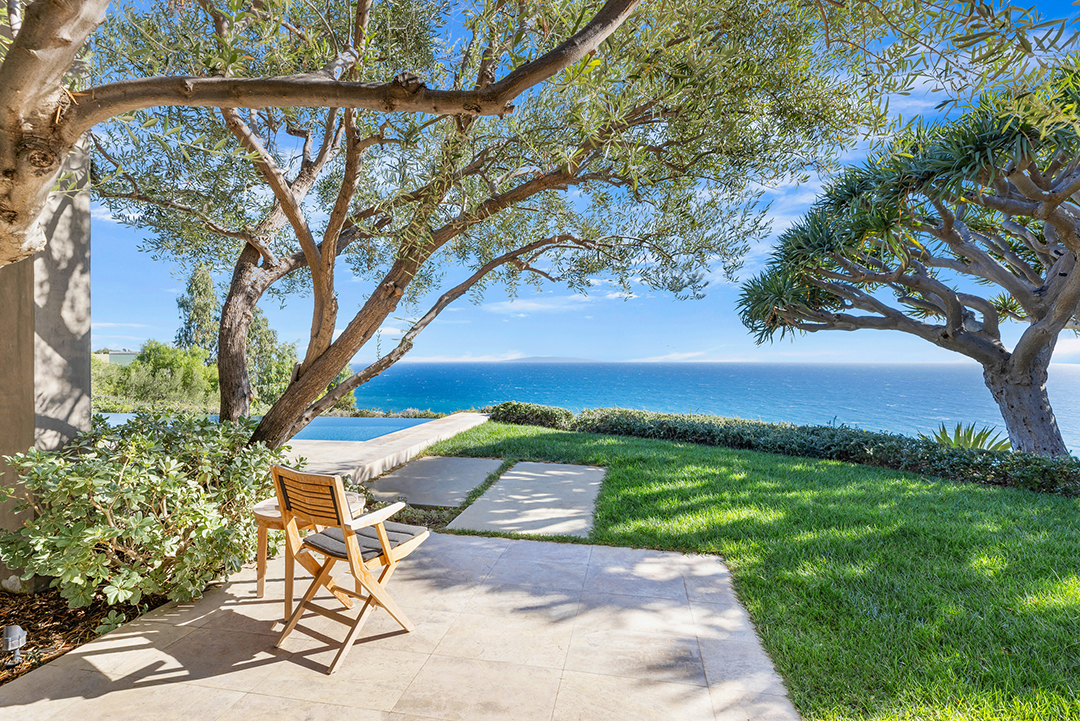 Hollywood Power Couple Puts Malibu Retreat On The Market For Over 18m 22575 Carbon Mesa 026