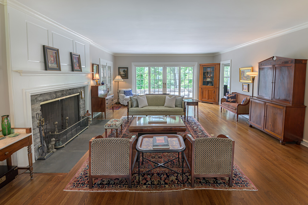 You Can Nab This Waterfront Ridgefield Spread With Classic Charm For 1 7m L