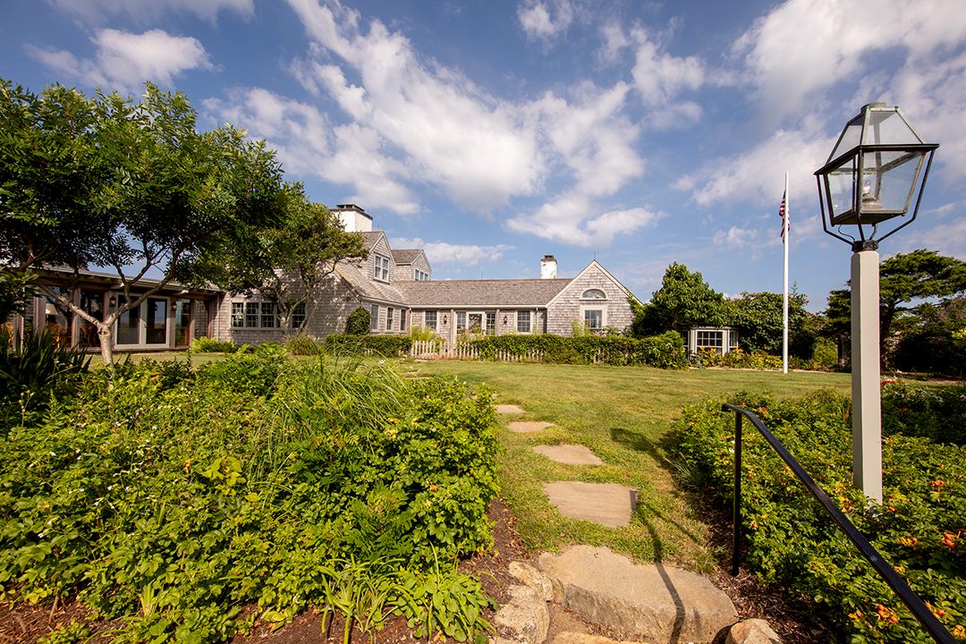 Diane Sawyer Asks 24m For Her 20 Acre Marthas Vineyard Compound I