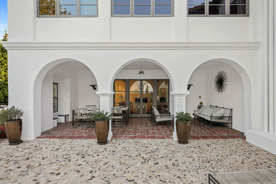 5 Howard Hughes Covered Terrace