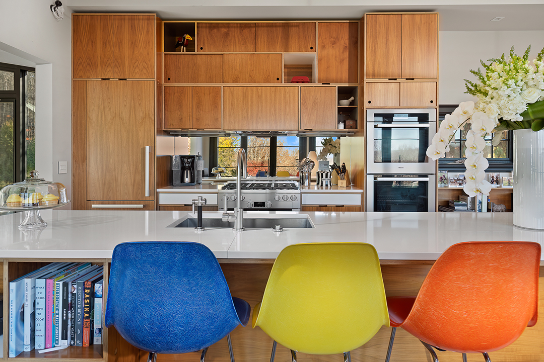 Unique Ct Estate With A Revamped Circa 1792 Colonial And A Sleek Barn House Lists For 9 5m K