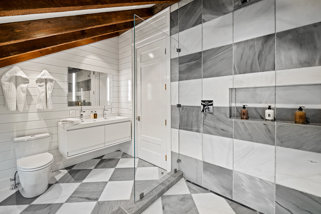 Unique Ct Estate With A Revamped Circa 1792 Colonial And A Sleek Barn House Lists For 9 5m V