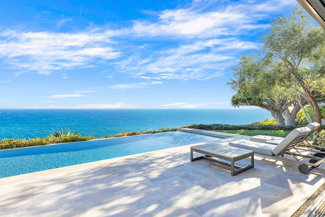 Hollywood Power Couple Puts Malibu Retreat On The Market For Over 18m 22575 Carbon Mesa 045