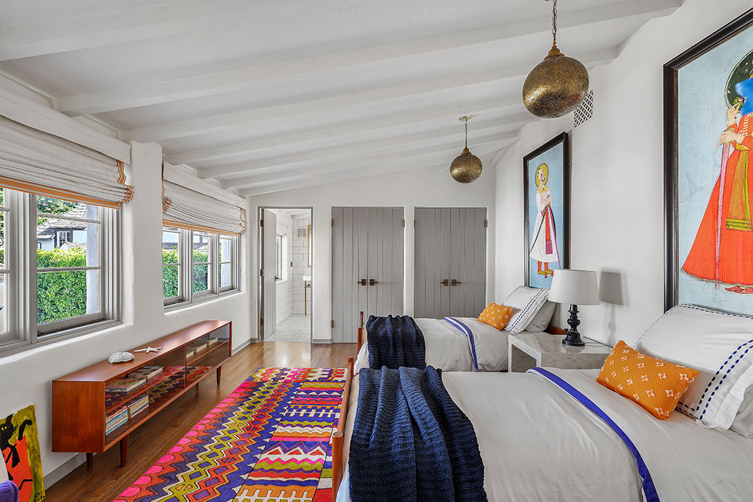 15 Howard Hughes Bedroom