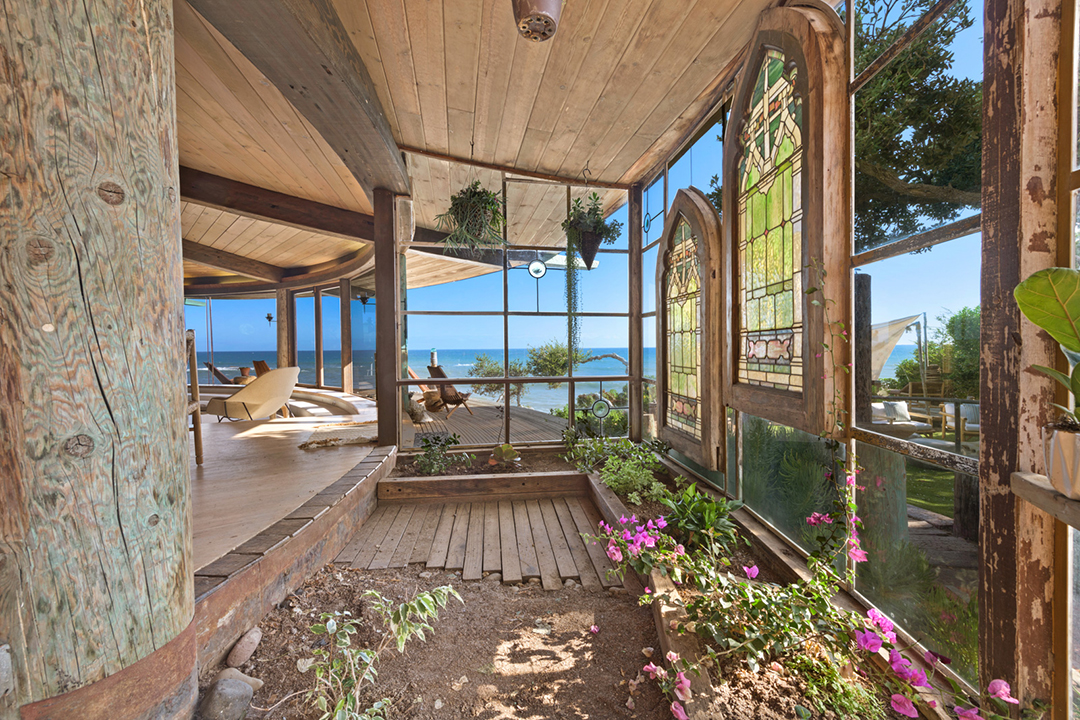 Late Architect Harry Gesners Own Malibu Home Named Sandcastle Wants 22 5m K