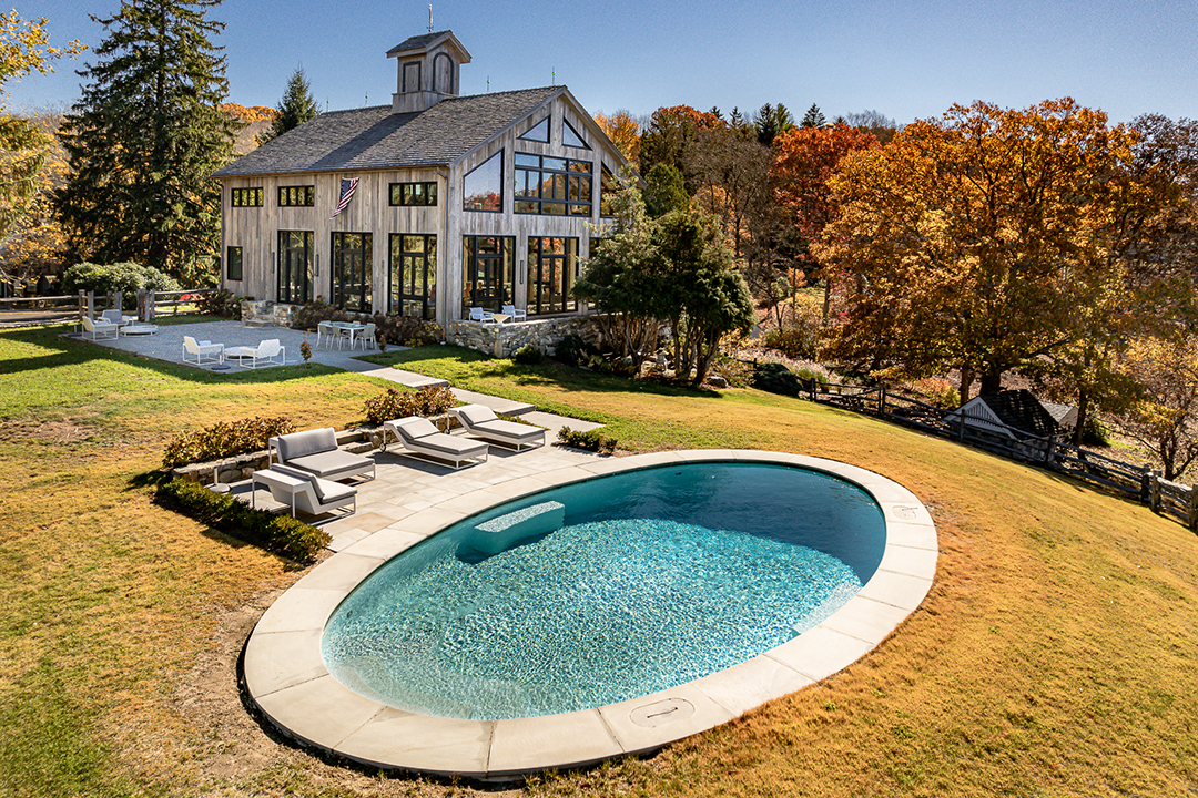 Unique Ct Estate With A Revamped Circa 1792 Colonial And A Sleek Barn House Lists For 9 5m Zz