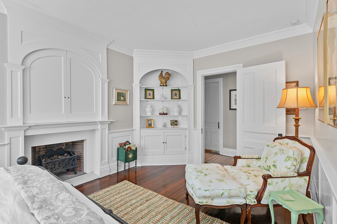 A Graceful 19th Century Manor In Old Lyme Looks For 2 4m 57