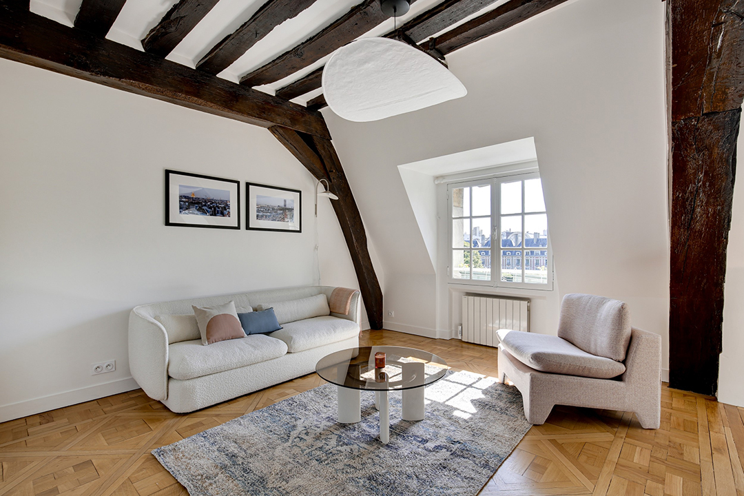 Tour A Dreamy Paris Listing That Could Become Someones Perfect Pied A Terre B