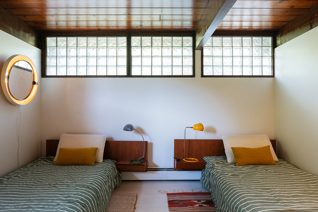 Gorgeous Carefully Renovated Midcentury Modern Is Up For Sale In Millbrook Ny Tt