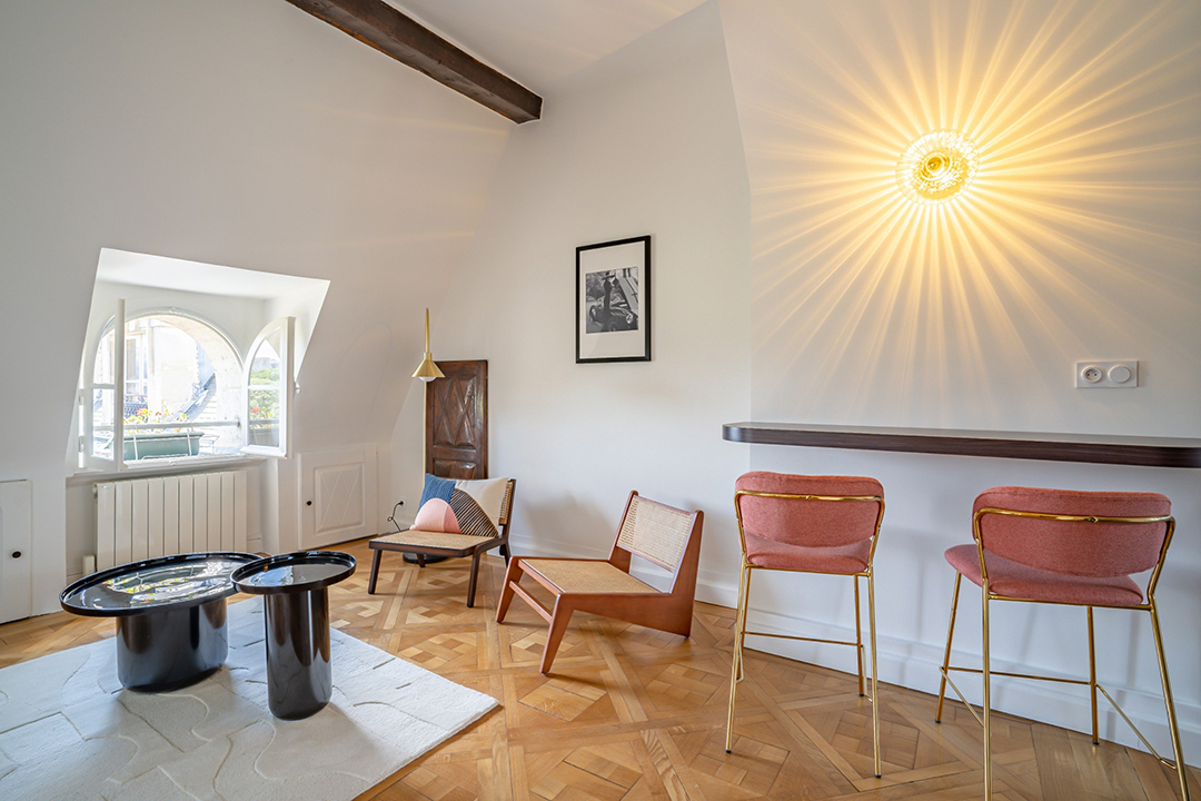 Tour A Dreamy Paris Listing That Could Become Someones Perfect Pied A Terre E