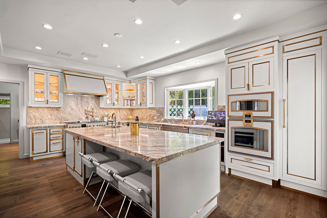 Zoe Saldanas Traditional Beverly Hills Home With Fashion Forward Interiors Asks 16 5m I