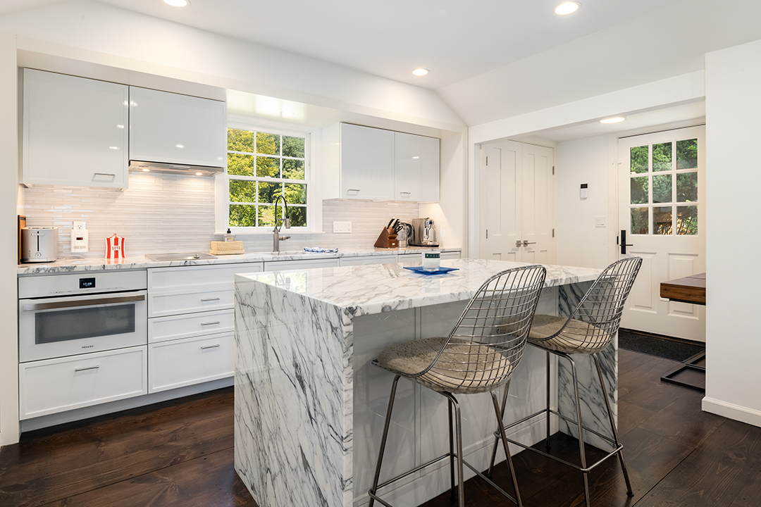 W Bedford Brook Hollow Farm Lists For 29 5m M