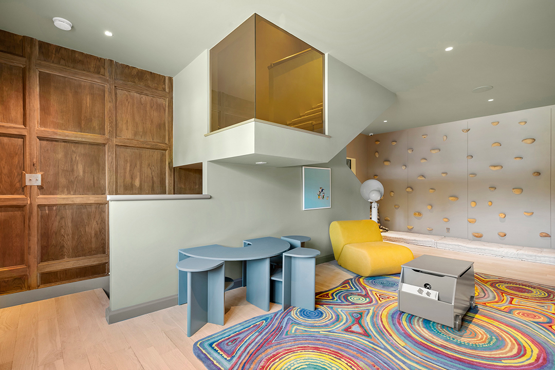 Zoe Saldanas Traditional Beverly Hills Home With Fashion Forward Interiors Asks 16 5m X