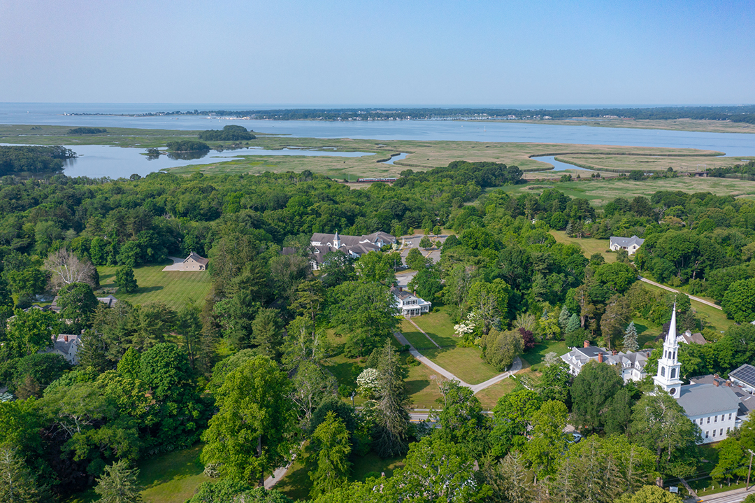 A Graceful 19th Century Manor In Old Lyme Looks For 2 4m 3