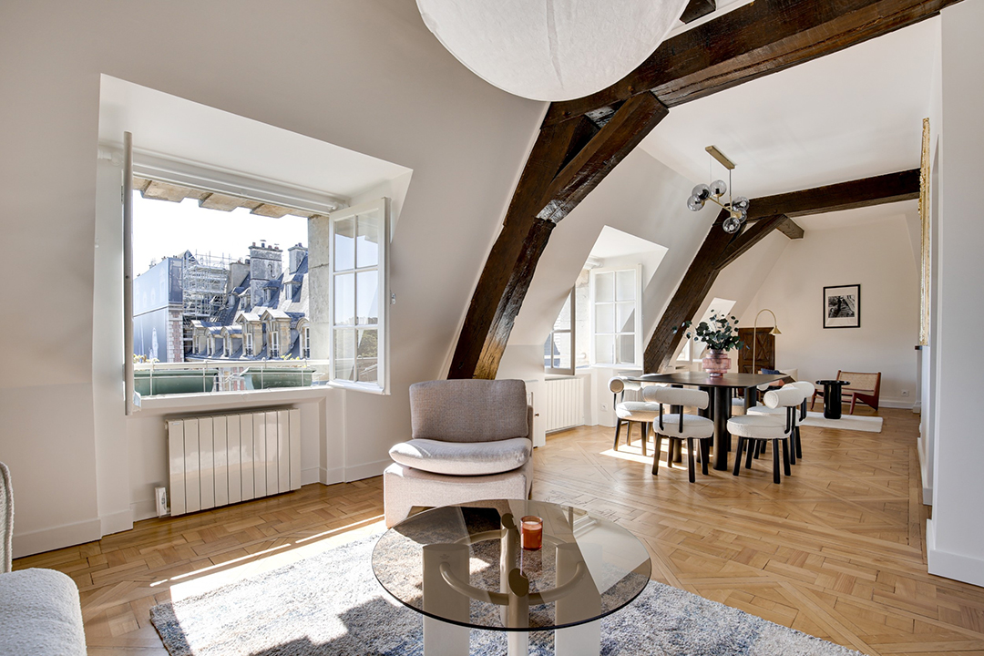 Tour A Dreamy Paris Listing That Could Become Someones Perfect Pied A Terre G