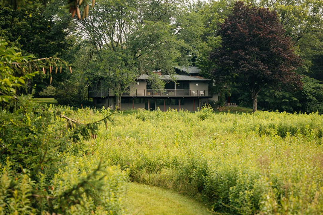 Gorgeous Carefully Renovated Midcentury Modern Is Up For Sale In Millbrook Ny T