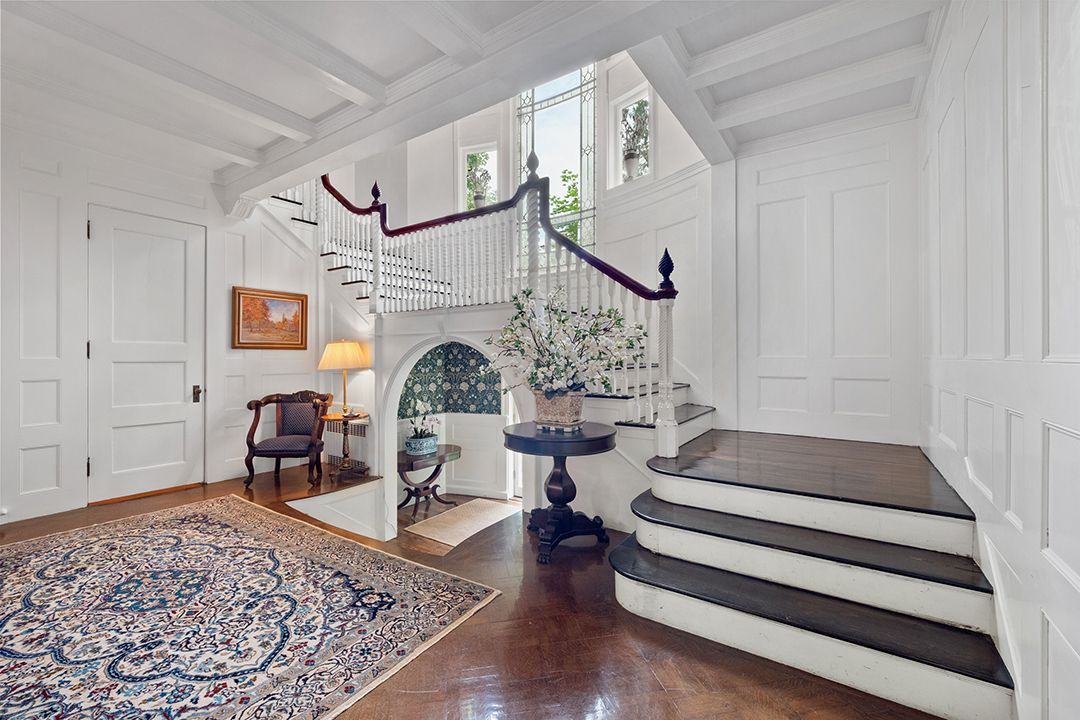 A Graceful 19th Century Manor In Old Lyme Looks For 2 4m 11