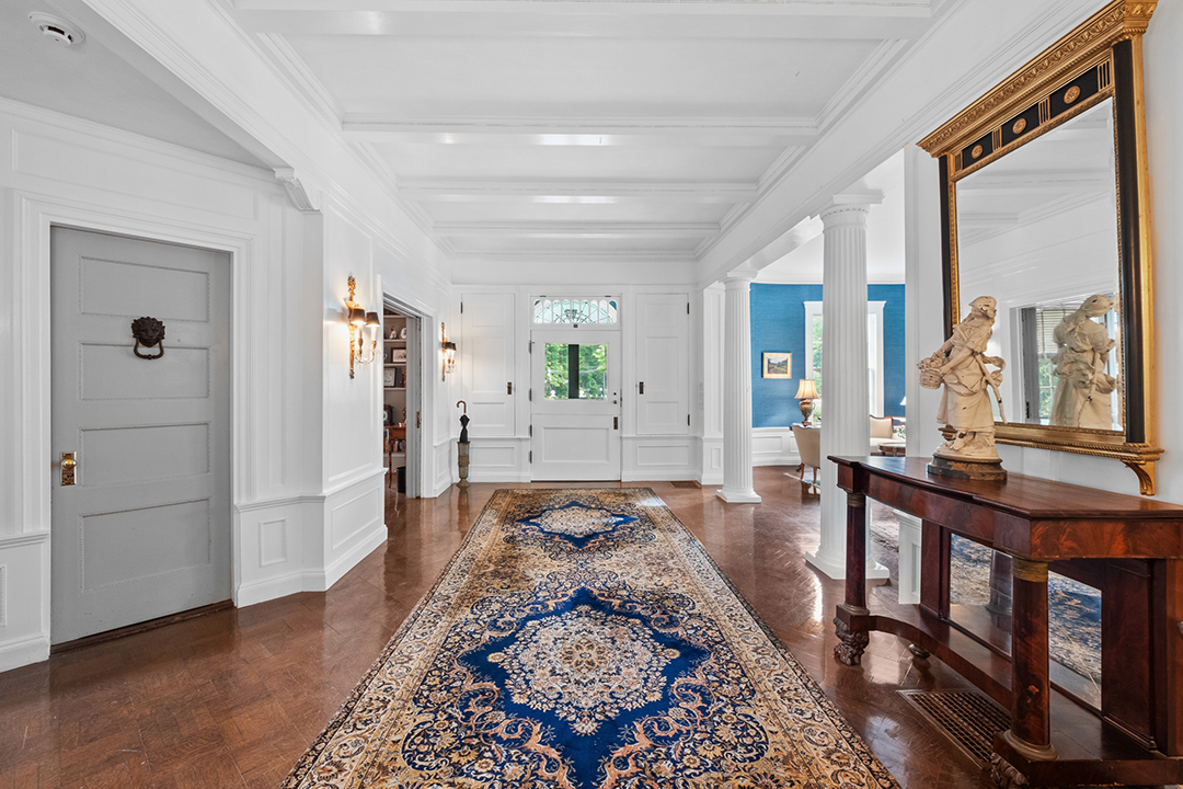 A Graceful 19th Century Manor In Old Lyme Looks For 2 4m 5