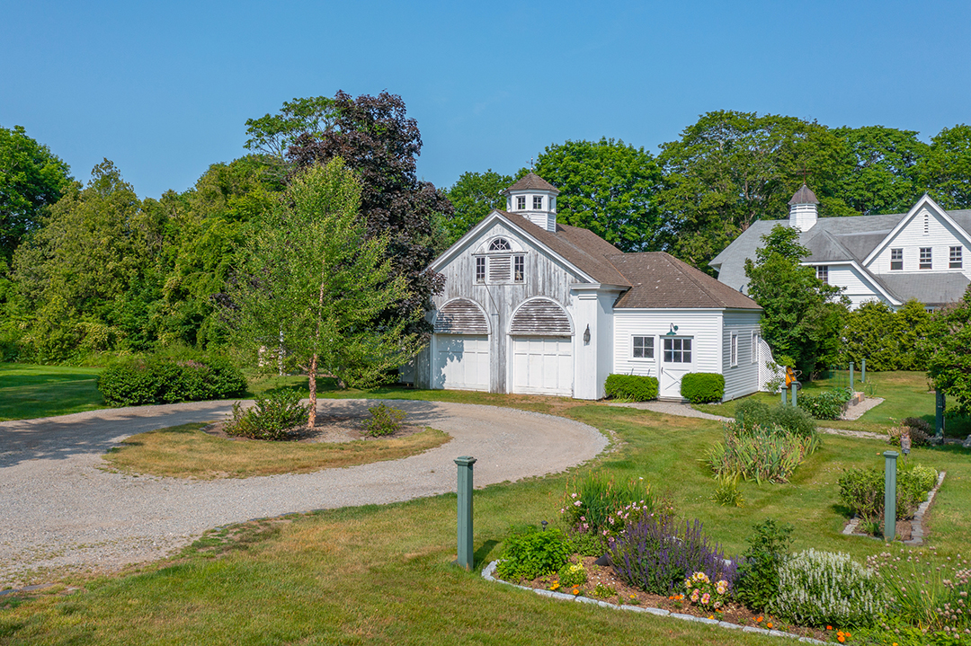 A Graceful 19th Century Manor In Old Lyme Looks For 2 4m 33