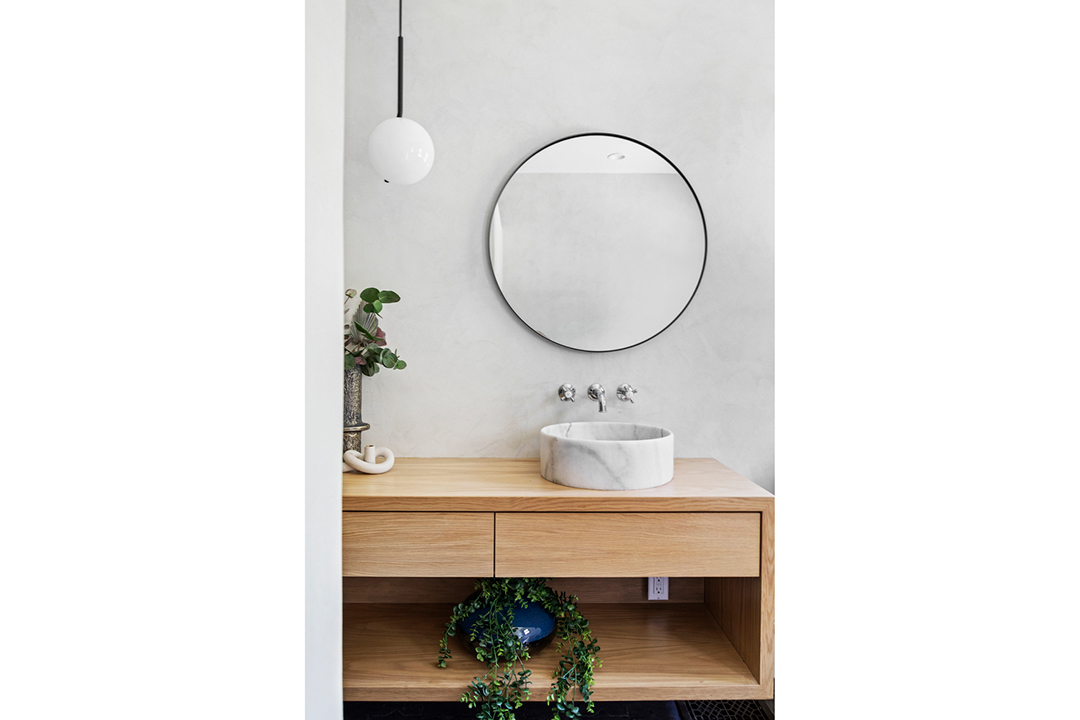 Actress Andie Macdowell Lists Storybook 1920s Tudor In Silverlake 31