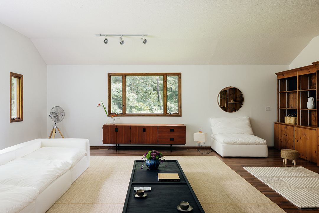 Gorgeous Carefully Renovated Midcentury Modern Is Up For Sale In Millbrook Ny Zzz