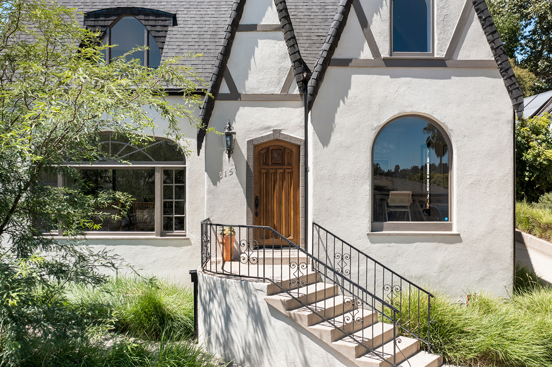 Actress Andie Macdowell Lists Storybook 1920s Tudor In Silverlake 08