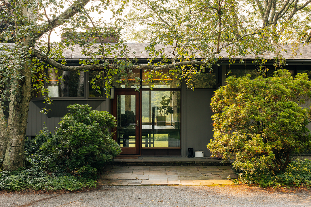 Gorgeous Carefully Renovated Midcentury Modern Is Up For Sale In Millbrook Ny B