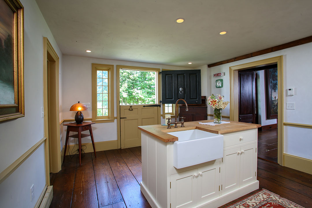 32 North Kitchenette As9a4645 Ror