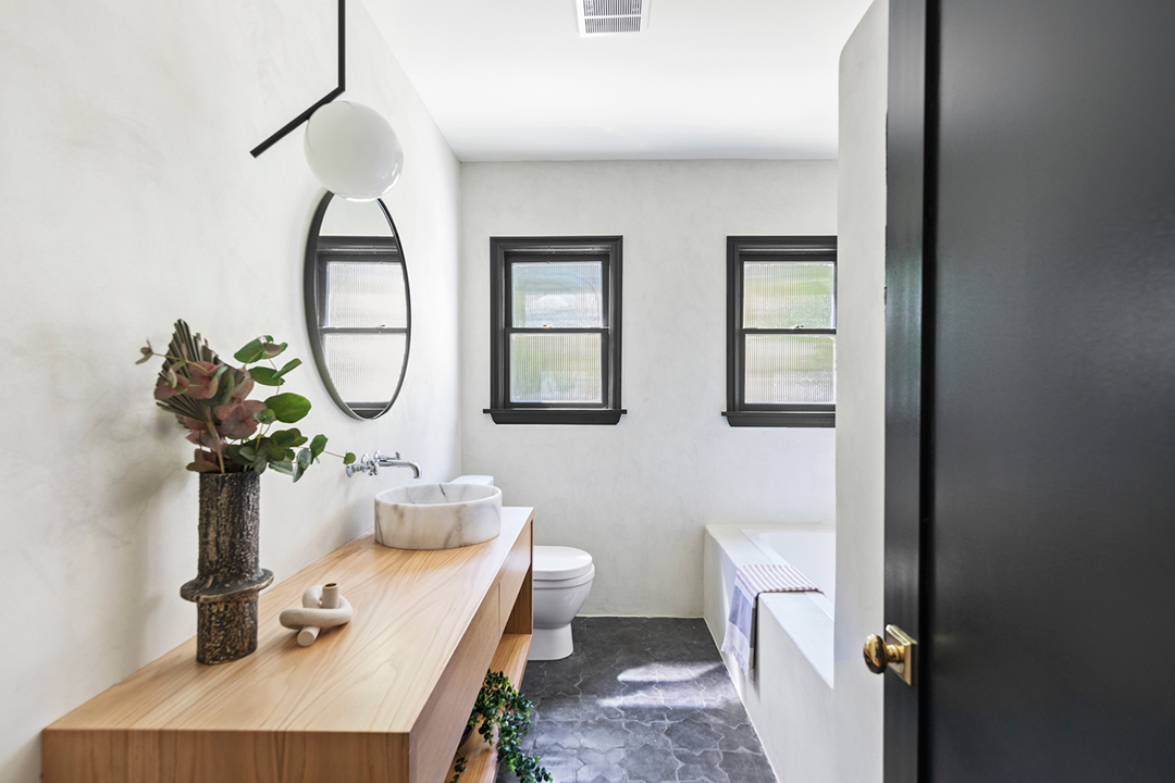 Actress Andie Macdowell Lists Storybook 1920s Tudor In Silverlake 30