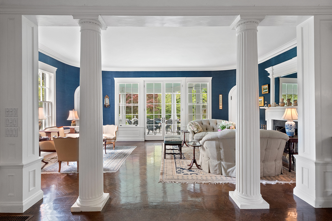 A Graceful 19th Century Manor In Old Lyme Looks For 2 4m 6