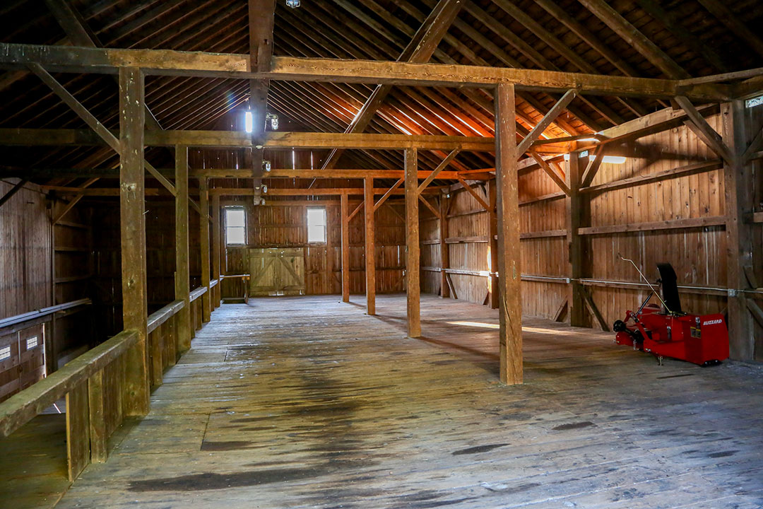 41 Barn Interior Upper Level 580a3102 Ror