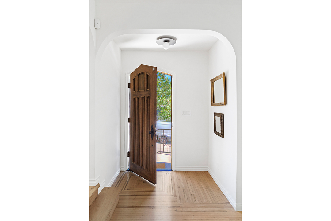 Actress Andie Macdowell Lists Storybook 1920s Tudor In Silverlake 11 2