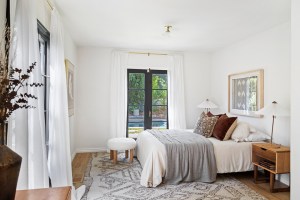 Actress Andie Macdowell Lists Storybook 1920s Tudor In Silverlake 27