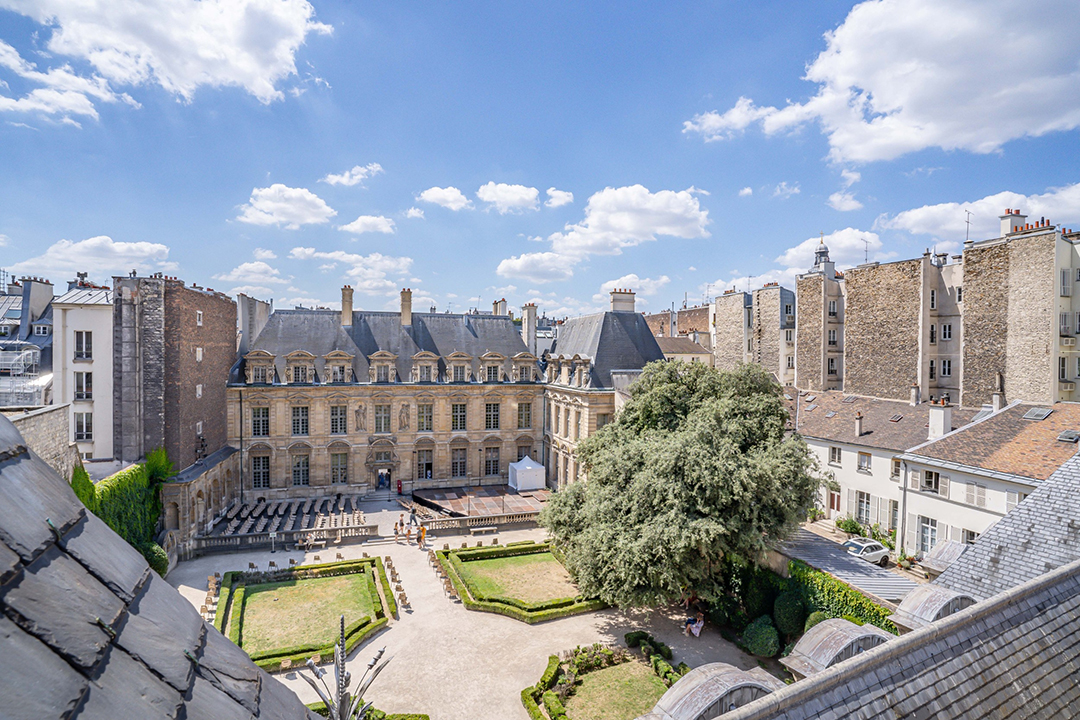 Tour A Dreamy Paris Listing That Could Become Someones Perfect Pied A Terre S