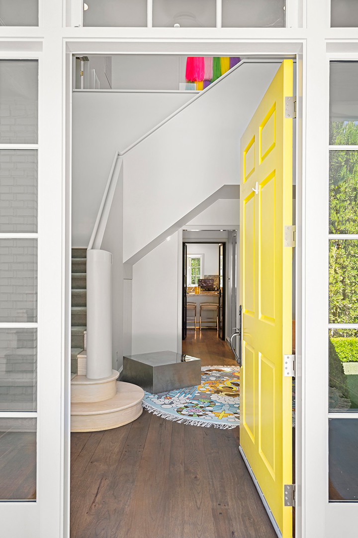 Zoe Saldanas Traditional Beverly Hills Home With Fashion Forward Interiors Asks 16 5m C