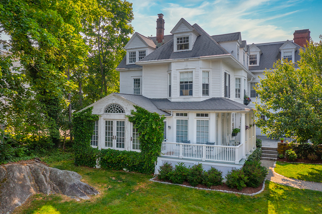 A Graceful 19th Century Manor In Old Lyme Looks For 2 4m 36